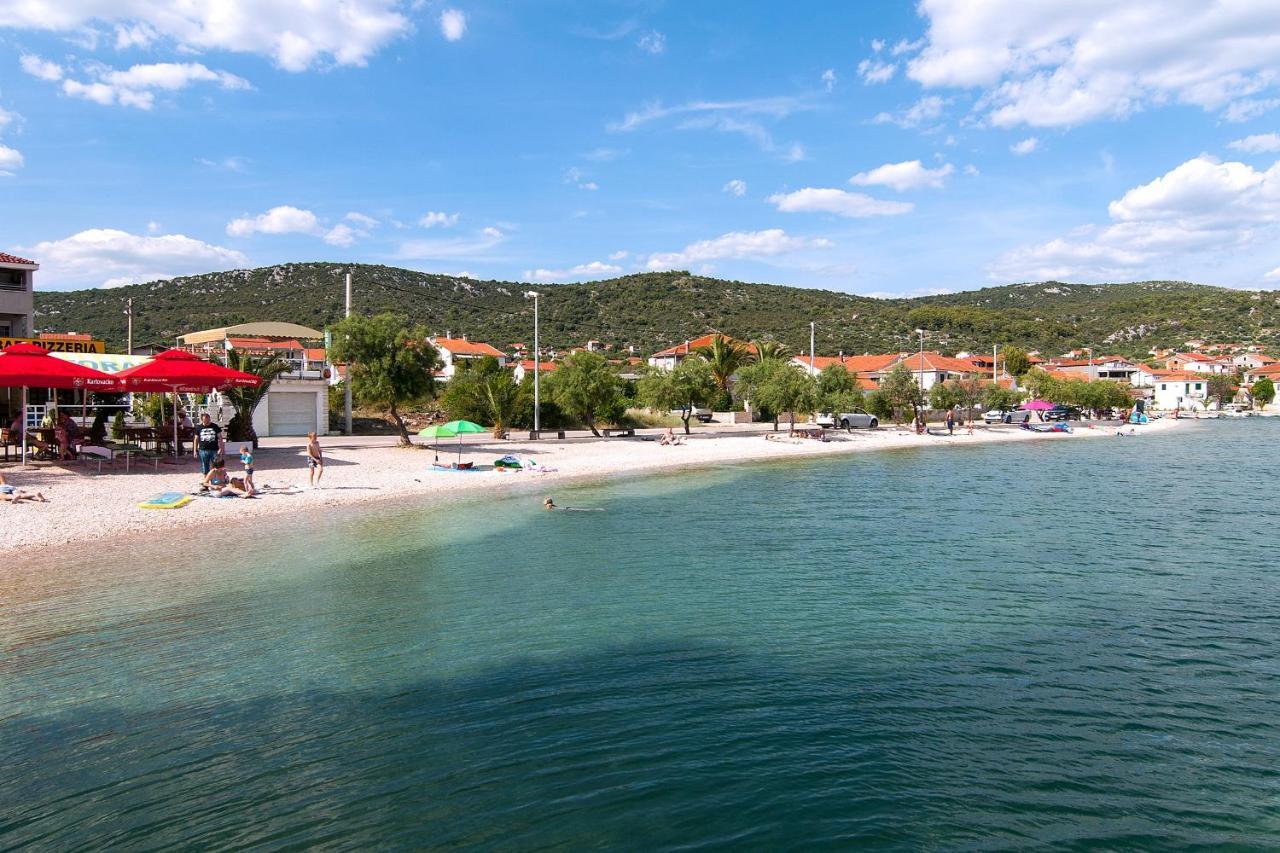 Apartments By The Sea Vinisce, Trogir - 5229 Zewnętrze zdjęcie