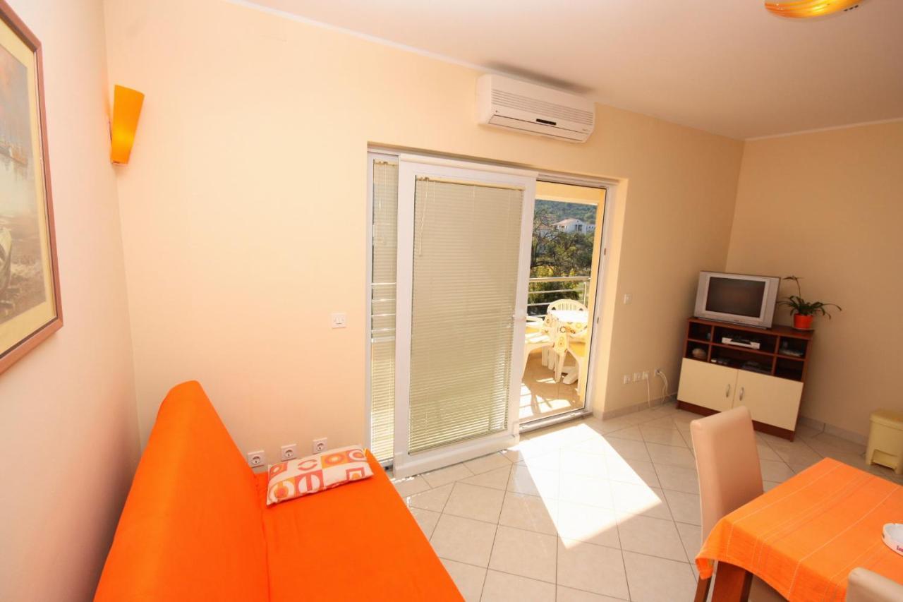 Apartments By The Sea Vinisce, Trogir - 5229 Zewnętrze zdjęcie